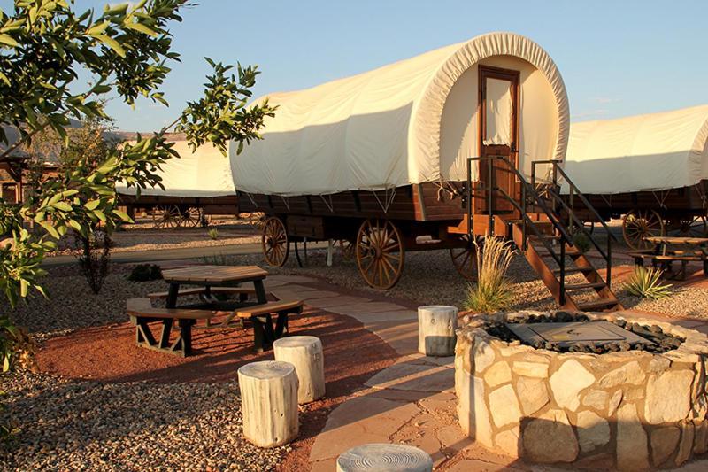 Zion White Bison Glamping & Rv Resort Virgin Esterno foto
