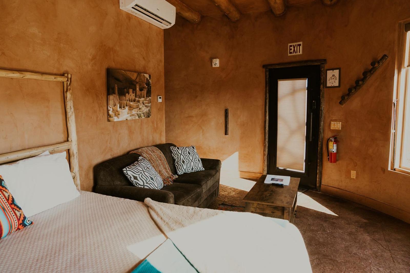Zion White Bison Glamping & Rv Resort Virgin Esterno foto