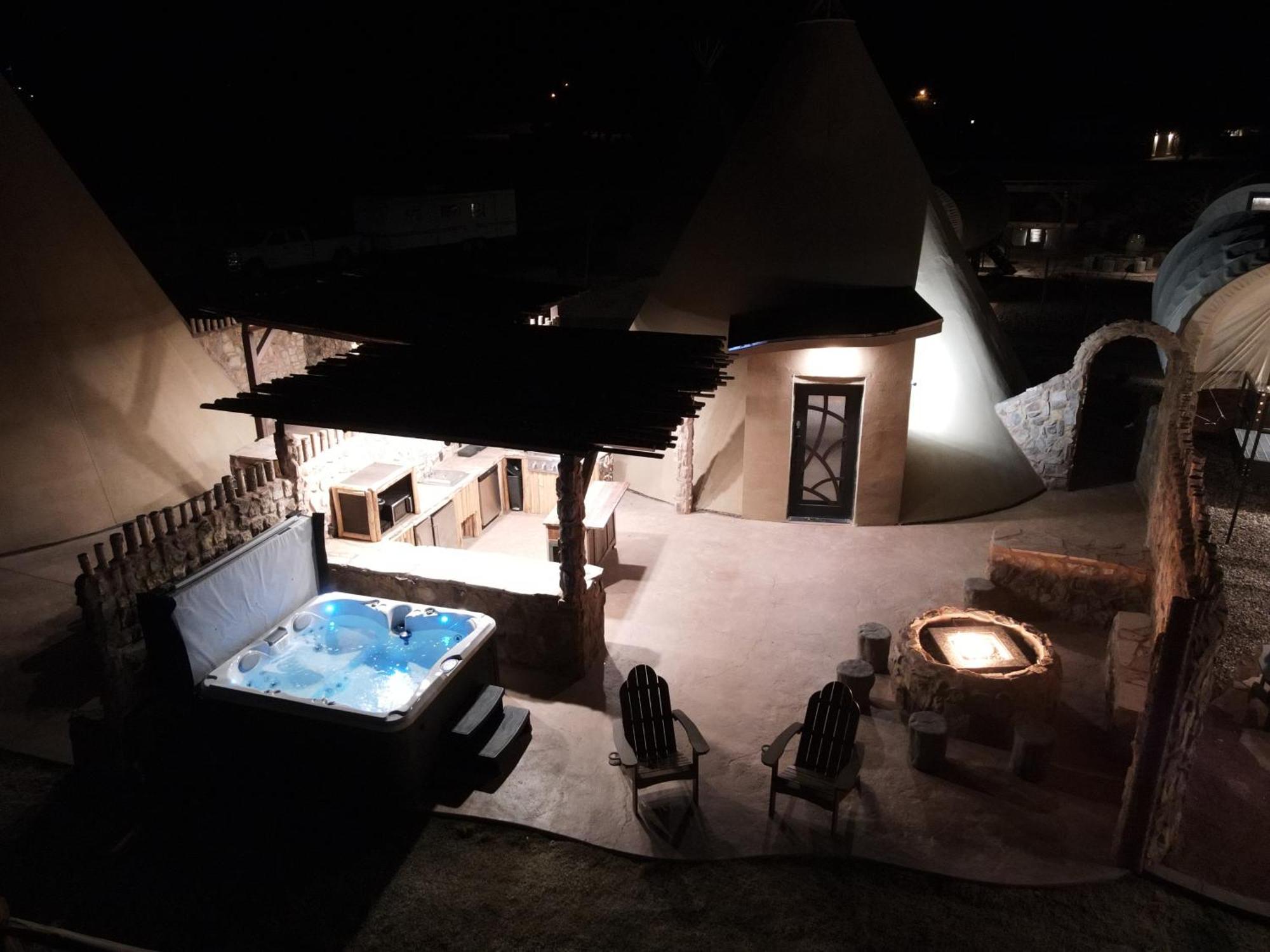 Zion White Bison Glamping & Rv Resort Virgin Esterno foto