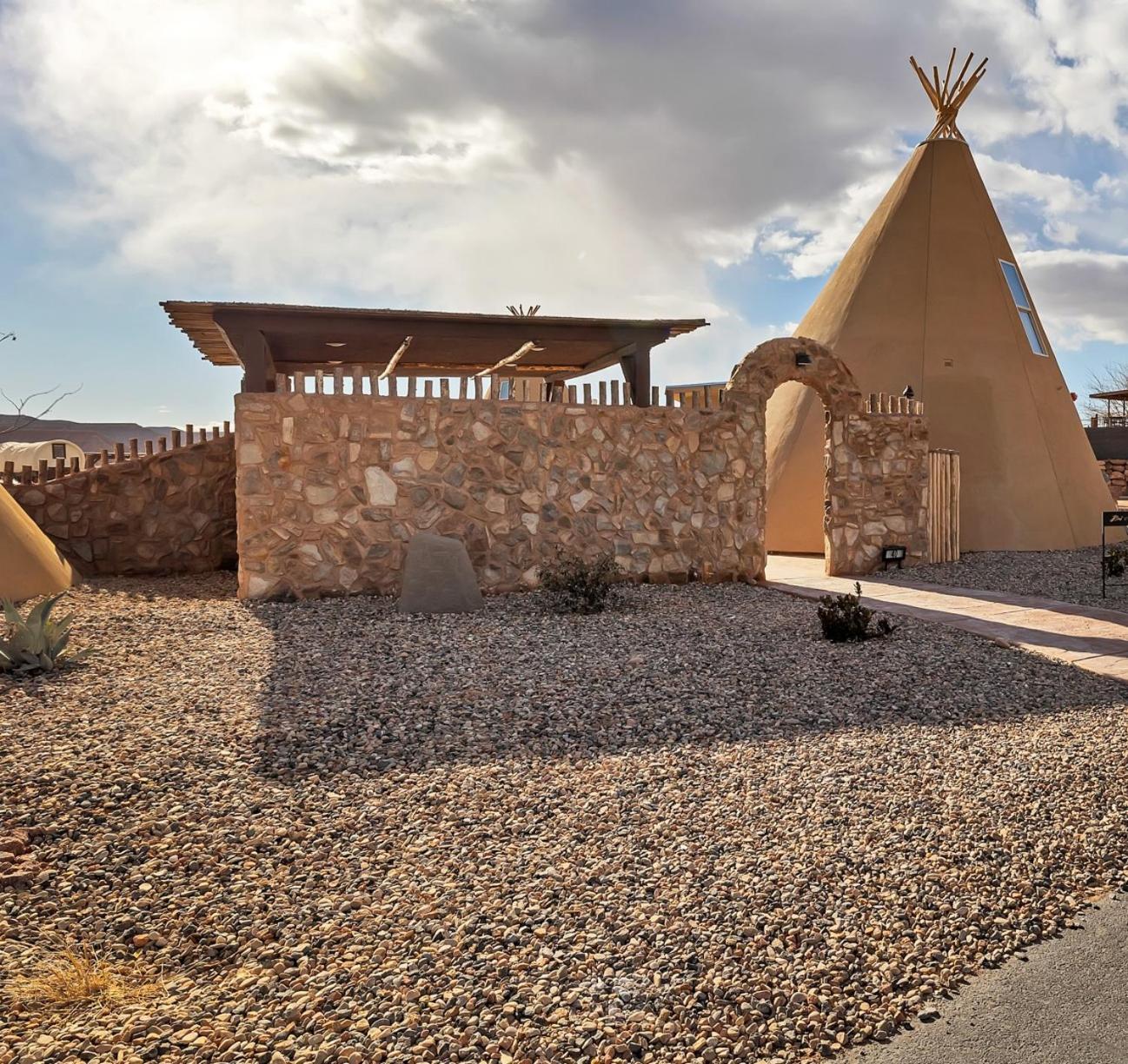 Zion White Bison Glamping & Rv Resort Virgin Esterno foto