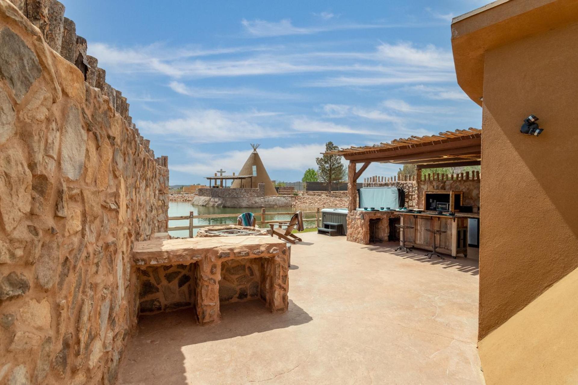 Zion White Bison Glamping & Rv Resort Virgin Esterno foto
