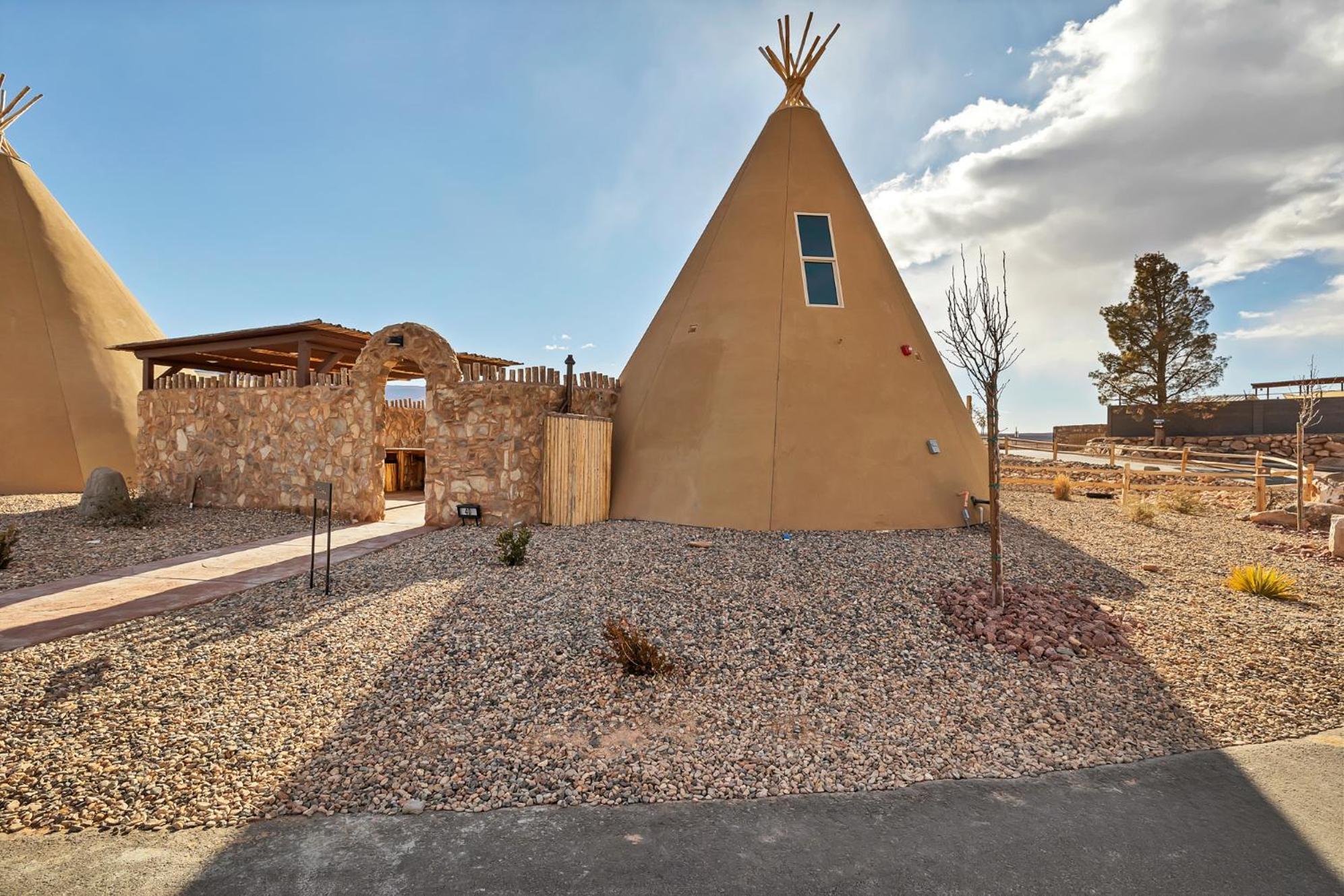 Zion White Bison Glamping & Rv Resort Virgin Esterno foto
